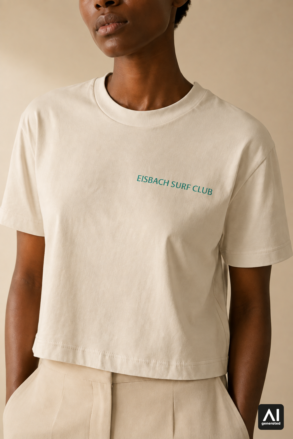 T-Shirt „Eisbach Surf Club Mid-Crop Damen – Detailansicht